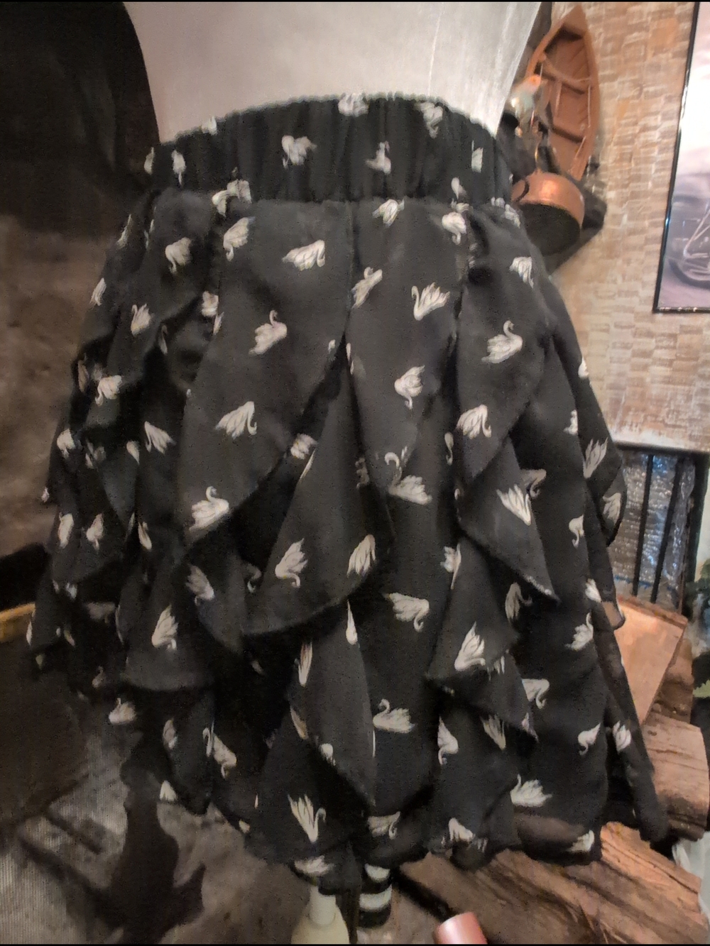 Rachael & Chloe Black White Swan Print Layered Ruffle Mini Skirt Size Med - Picture 3 of 4